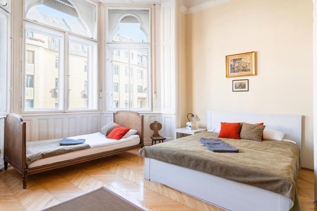 Stunning Spacious Art Nouveau Apart , Grand Piano Boedapest
