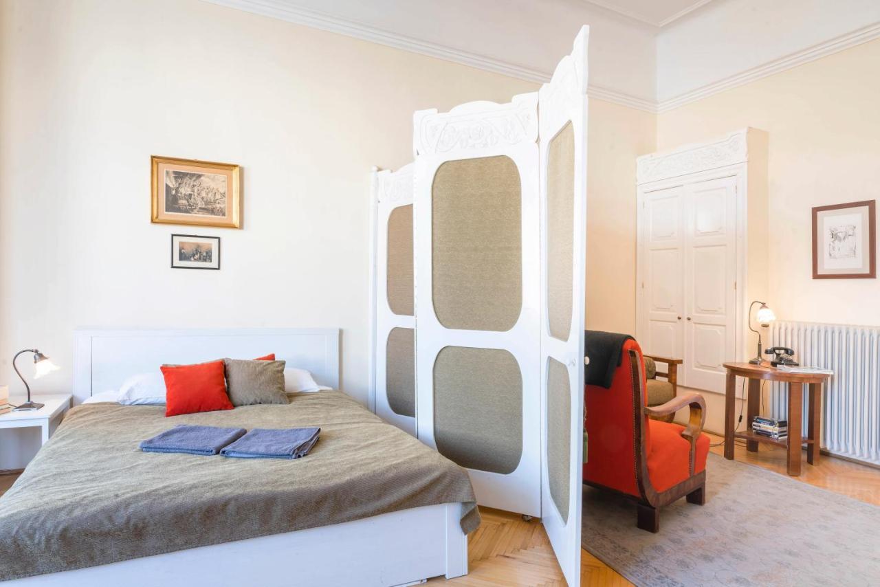 Stunning Spacious Art Nouveau Apart , Grand Piano Appartement Boedapest